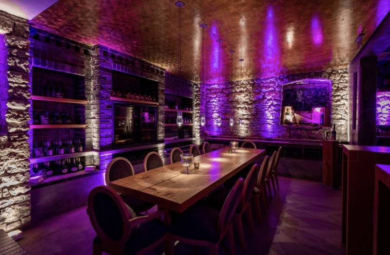 Démonstration d'un ensemble de ApeLight Maxi V2 dans une cave à vin