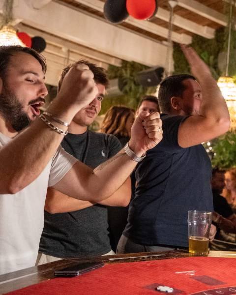 Prestation clé en main pour une soirée Casino Royale dans un bar lyonnais